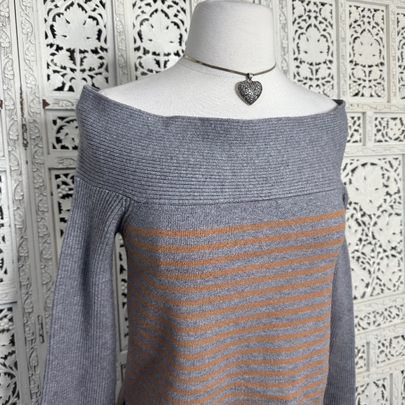 Anthropologie Gray & orange Striped Ribbed Off The Shoulder Bell Sleeve Sweater - Picture 3 of 8